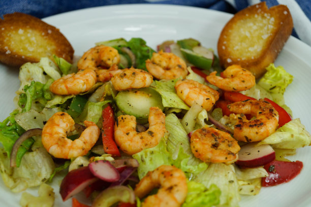 盘子里食物的特写镜头图片下载