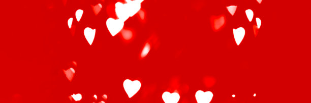 情人节心形的节日散景背景。软的焦点。图片下载