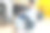 亚洲人在公共场所使用合格的洗衣机。图片下载