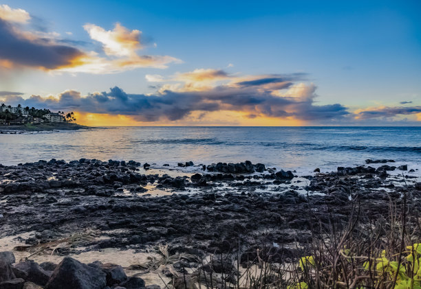 五彩缤纷的大海和彩绘的天空图片下载