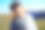 亚洲小男孩在田野里快乐地奔跑图片下载