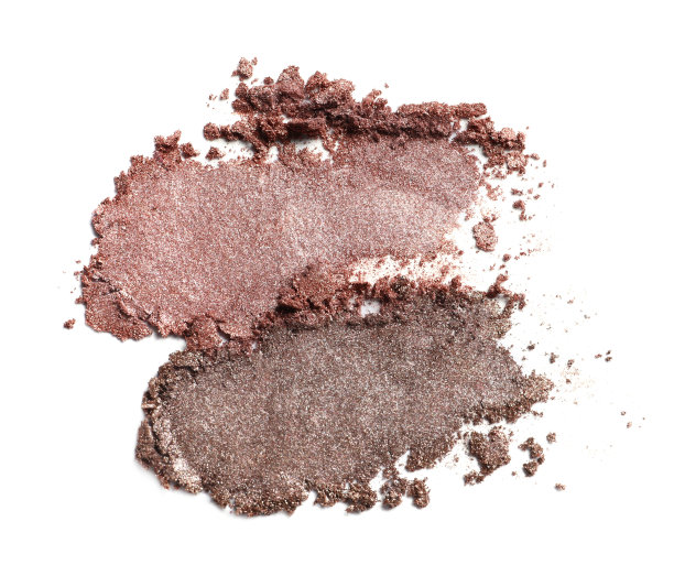 粉碎眼影在白色背景，俯视图。专业彩妆产品图片下载