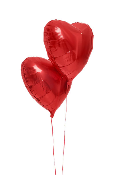 美丽的红色心形气球孤立在白色。情人节庆祝活动图片下载