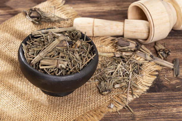 干药材马尾;木质背景照片图片下载