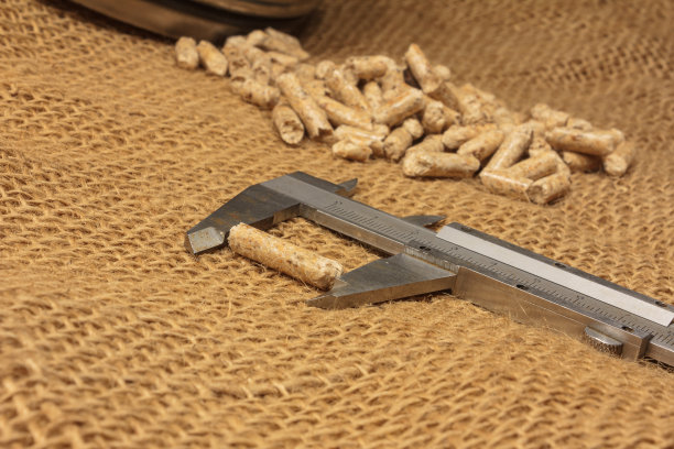 用滑动卡尺测量木屑的长度图片下载