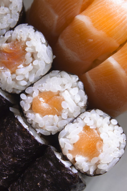 三文鱼寿司卷寿司寿司套餐图片下载