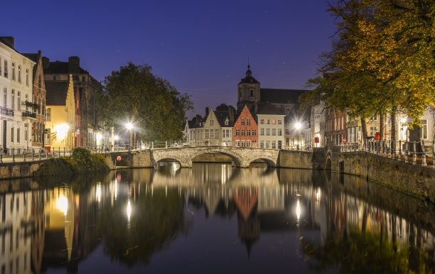 布鲁日运河夜景图片下载