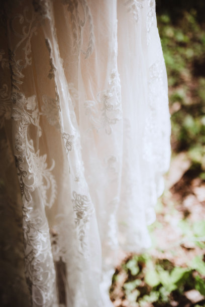 近距离的婚纱裙摆图片下载