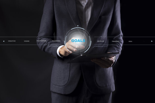 商人触摸虚拟屏幕，个人成长，发展理念图片下载