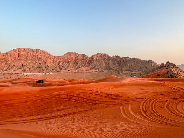 在沙漠中图片下载