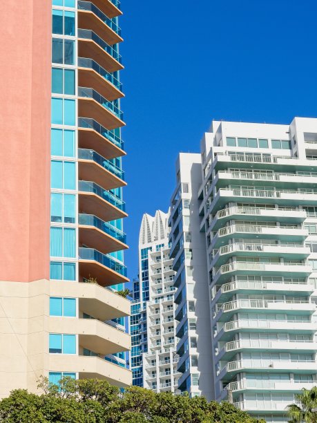 佛罗里达南部三套不同公寓的比较图片下载