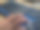 男性在晚上工作时用背光键盘打字图片下载