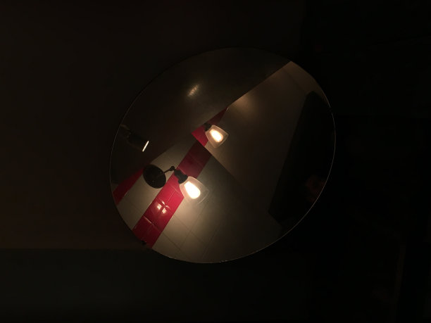 镜子里的光图片下载