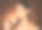 美女、女人和头发都带着担心、沉思和思考的脸检查分叉的生长。关注皮肤护理，身体和头发护理模型与棕色工作室背景的治疗问题。图片下载