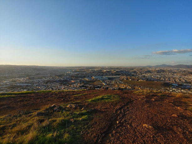从科罗拉多山俯瞰蒂华纳市图片下载