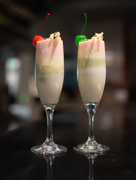 2杯酸奶饮料图片下载