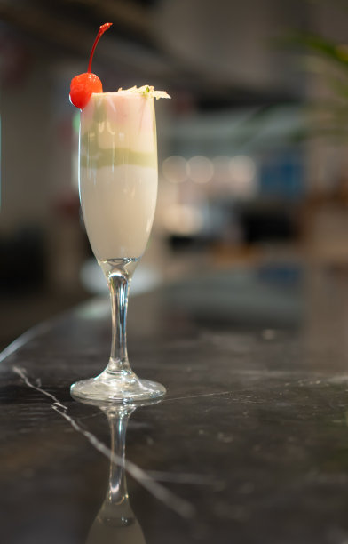 牛奶的鸡尾酒图片下载