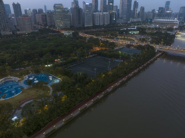 中国广州夜间全景天际线的航拍照片图片下载