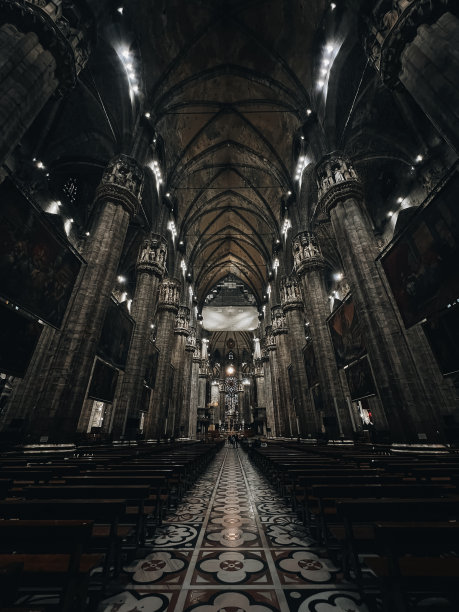 米兰大教堂内部-意大利图片下载