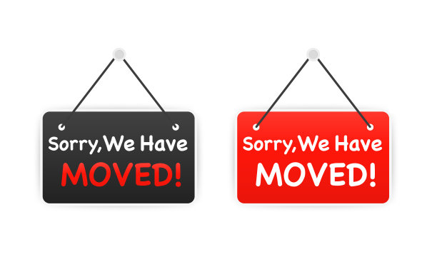 对不起，我们已经搬家了。搬家的办公室标志。我们移动了!白色背景的悬挂标志。在门上签名。定位标志的概念，如电子商务交付或转移标签。矢量图图片下载