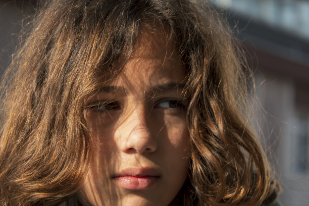 可爱男孩的肖像图片下载