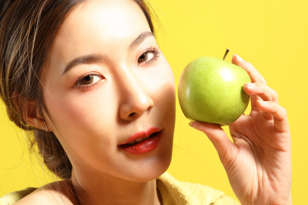 黄色美女图片下载