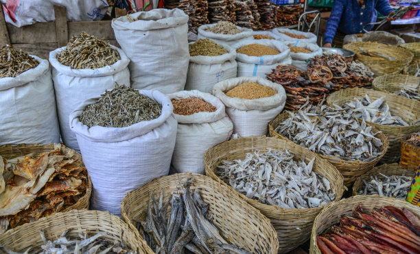 传统亚洲鱼市图片下载