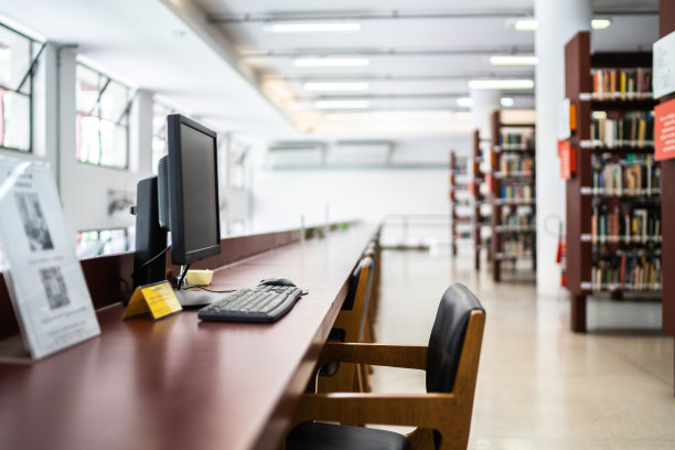 图书馆台式电脑图片下载