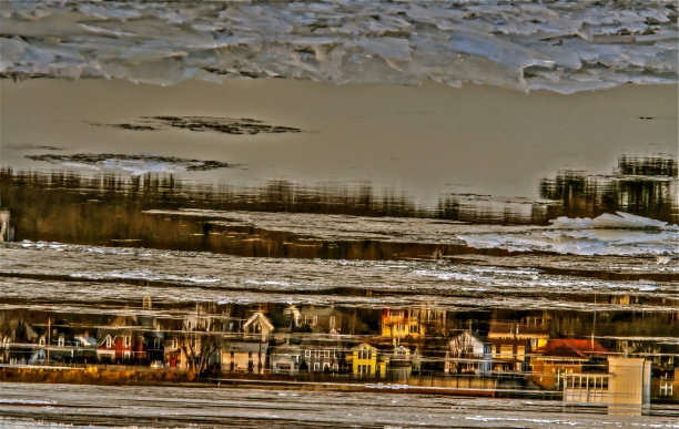 被冰淹没的城镇图片下载