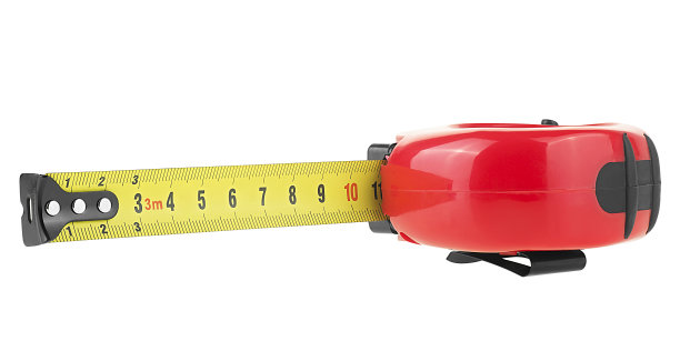 白色背景上的红色卷尺图片下载