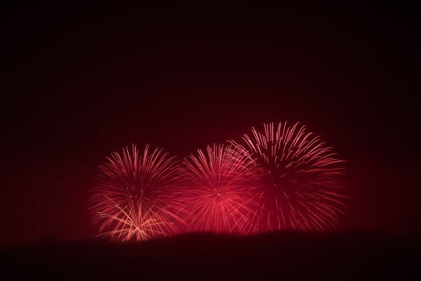 大红色烟花图片下载