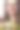 一名年轻女子的肖像，白色背景上有一束花。图片下载