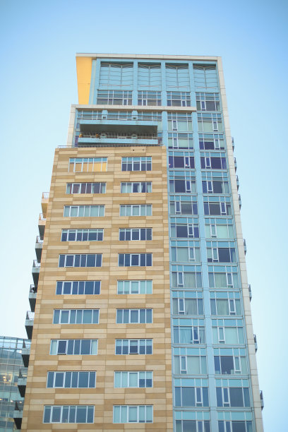 现代现代玻璃建筑展示了摩天大楼的豪华建筑图片下载