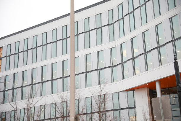 现代现代玻璃建筑展示了摩天大楼的豪华建筑图片下载