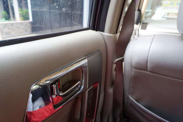 车辆停在路边的库存照片图片下载