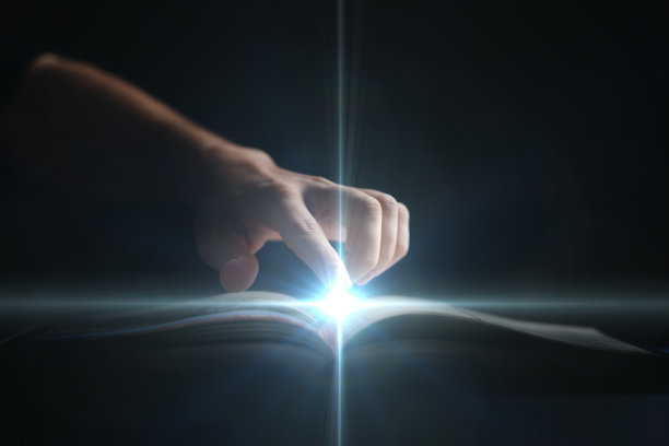 翻开书本，用轻快的笔触把它敲出来，观念知识和学习图片下载