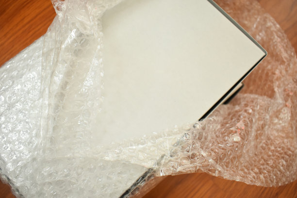 用于保护产品的白色气泡膜包装图片下载