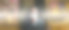 女性佩戴N95 PM 2.5呼吸防护口罩，防止空气污染和粉尘颗粒超过安全限度。健康、环保、生态理念。过敏、头痛。城市空气危险。图片下载