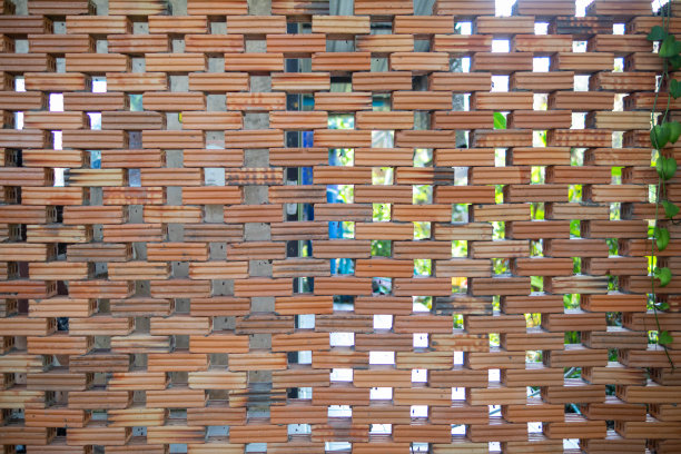 建筑砖墙背景按设计化妆，使砖墙看起来美观坚固，砖墙有广告信息的空间。用于插入文本的复制空间图片下载