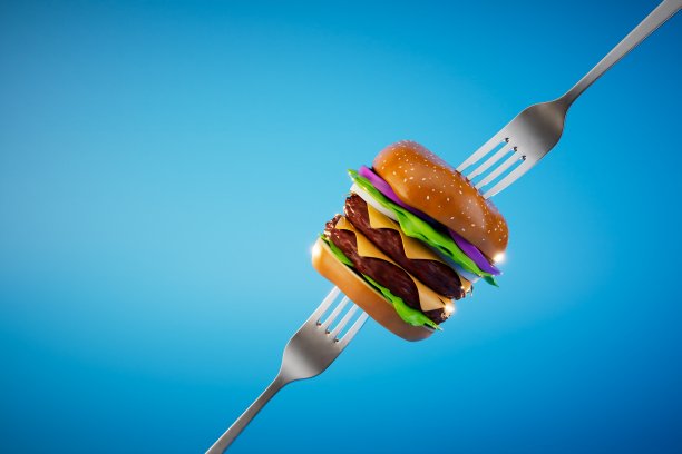 一个大汉堡在两侧刺在叉子在蓝色的背景。三维渲染图片下载