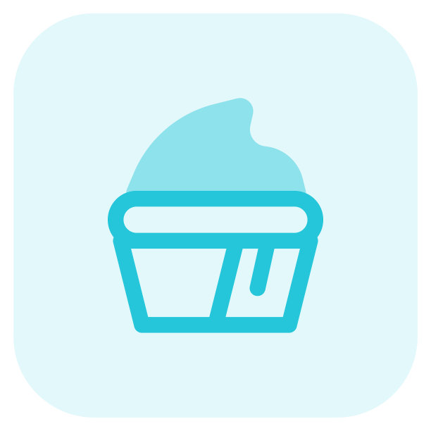 美味的蛋糕，里面有奶油和坚果图片下载