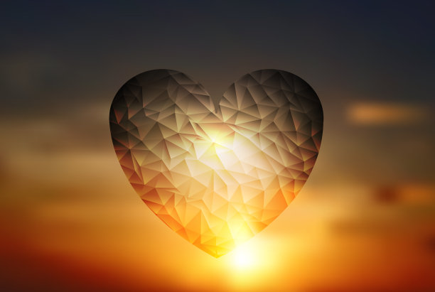 落日天空上几何形状的心图片下载