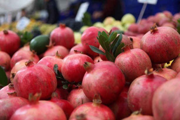 集市上的石榴水果图片下载