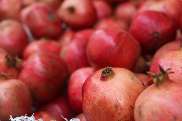 集市上的石榴水果图片下载