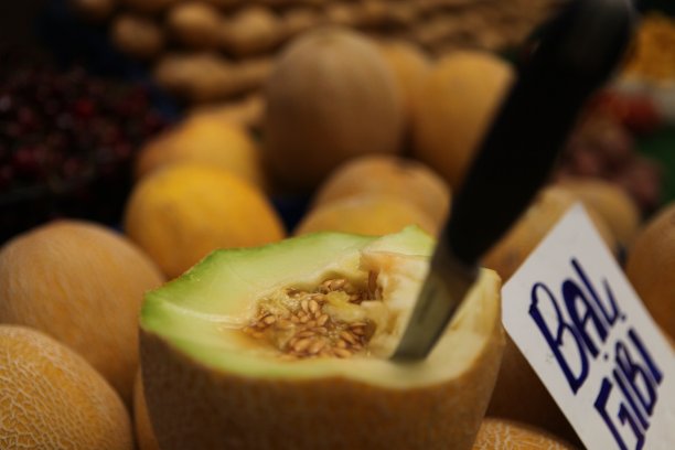 集市上的瓜果图片下载