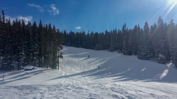 在科罗拉多州的韦尔滑雪图片下载