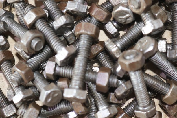 村里车间里最大的螺母图片下载