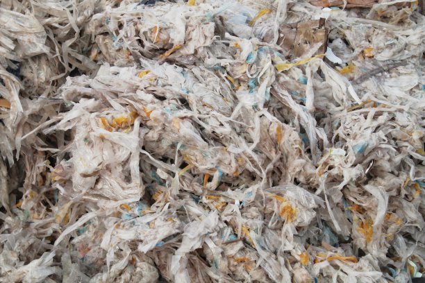 垃圾回收塑料碎片。环境的概念。环保生活方式零浪费。垃圾分拣厂图片下载