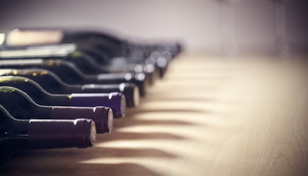 酒瓶背景图片下载