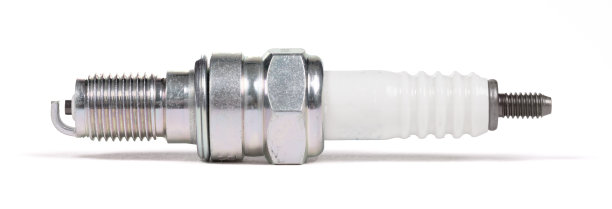 隔离火花塞(带切割路径)图片下载